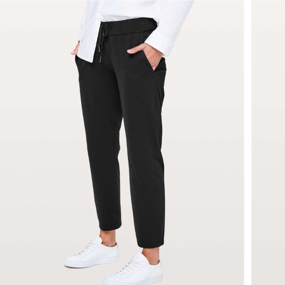 Lululemon On The Fly 28" Pant Women's 6 EUC Black